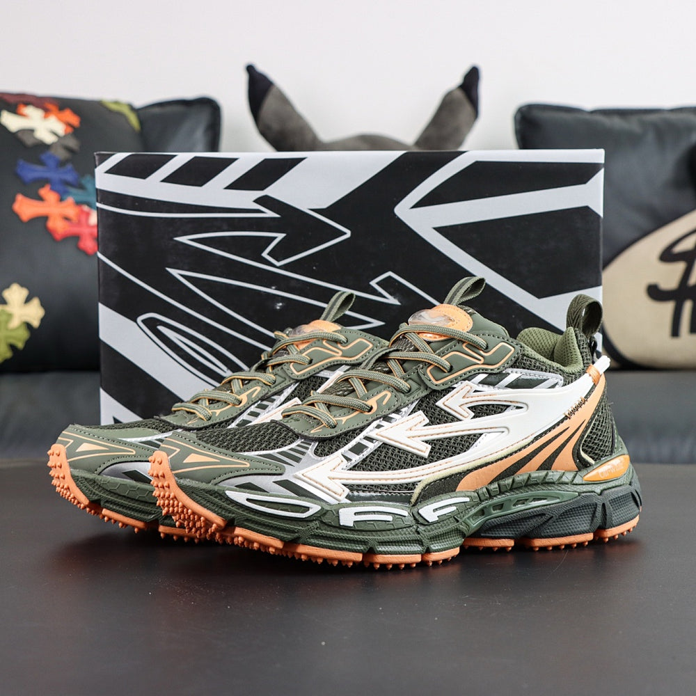 Sneaker Off W. Be Right Back