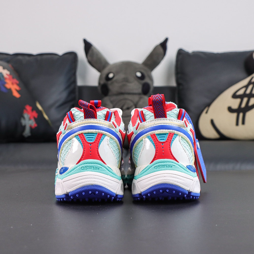 Sneaker Off W. Be Right Back