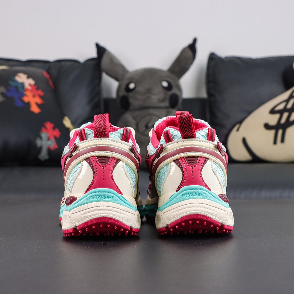 Sneaker Off W. Be Right Back