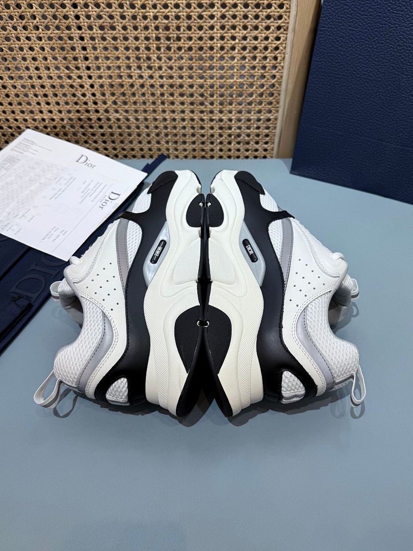 Sneakers B22
