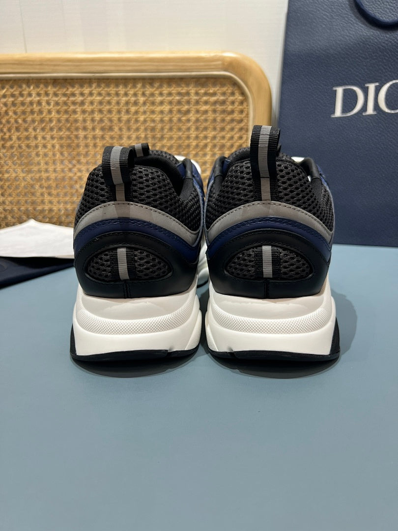 Sneakers B22