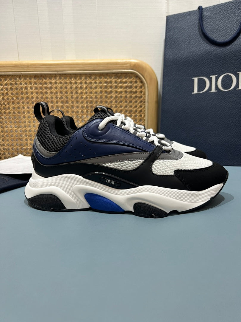 Sneakers B22