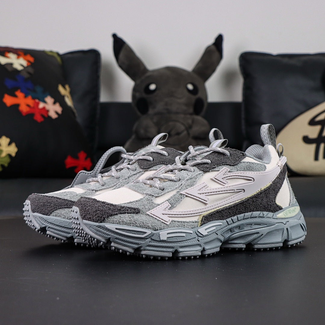 Sneaker Off W. Be Right Back
