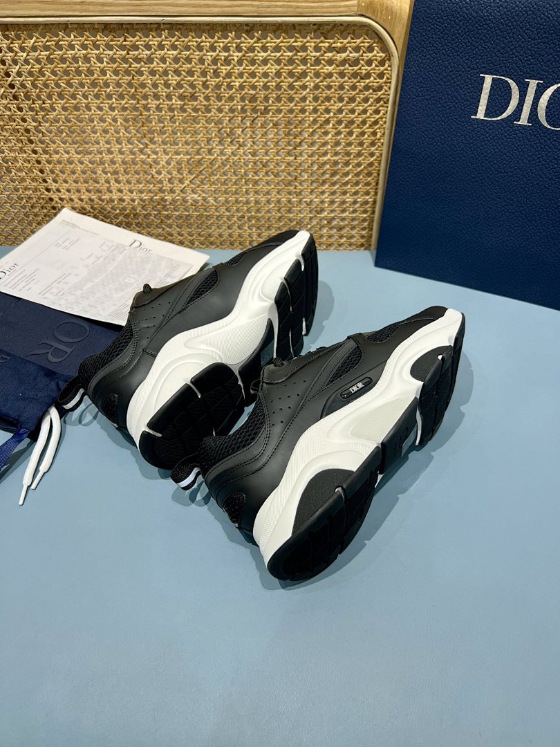 Sneakers B22