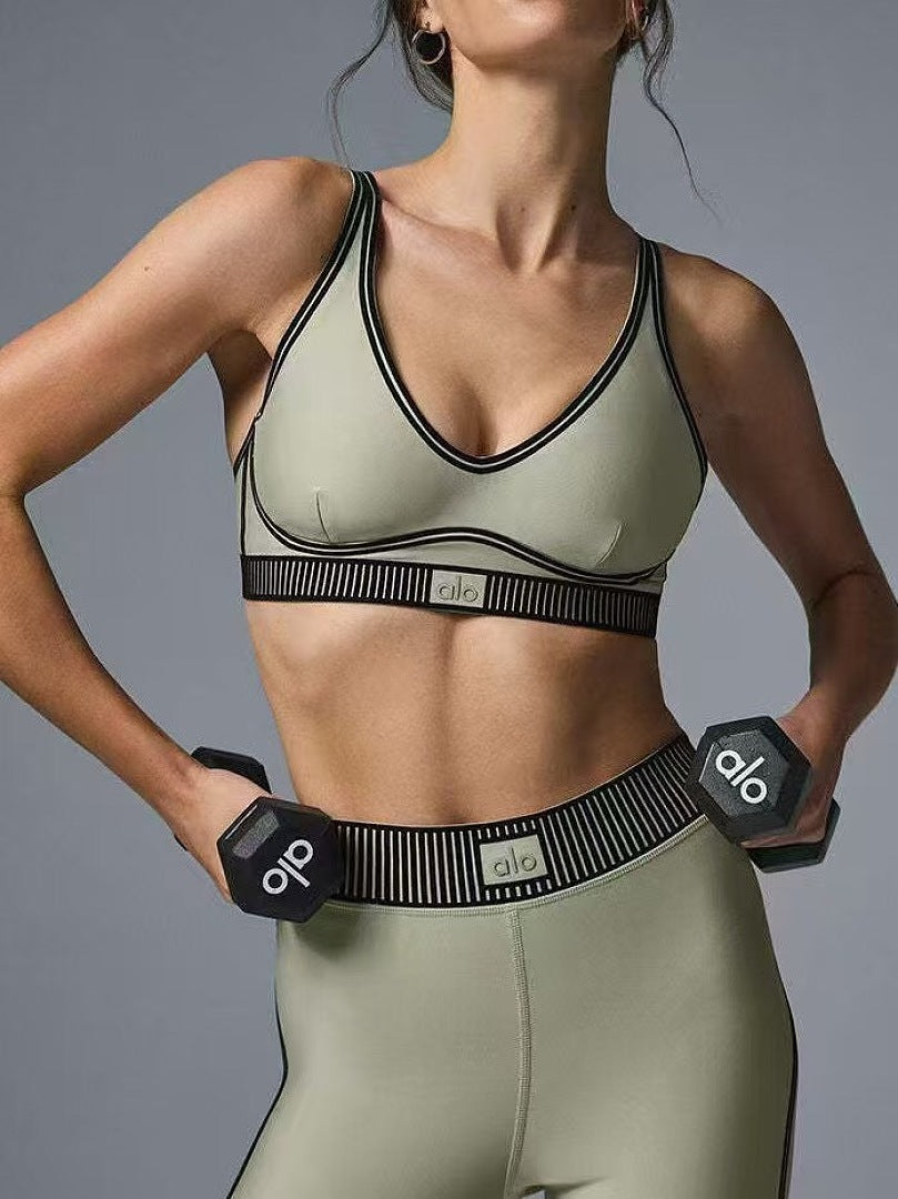 Ensemble Yoga Alo
