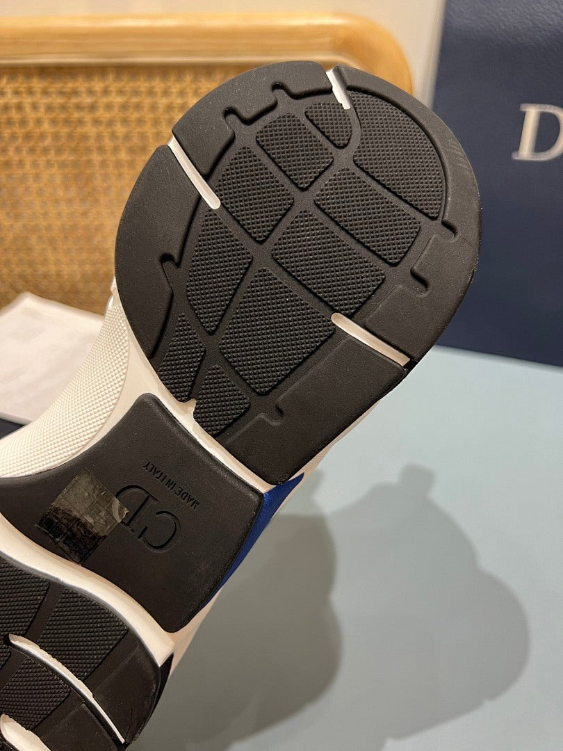 Sneakers B22