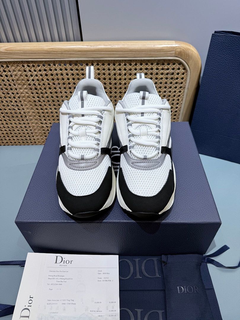 Sneakers B22