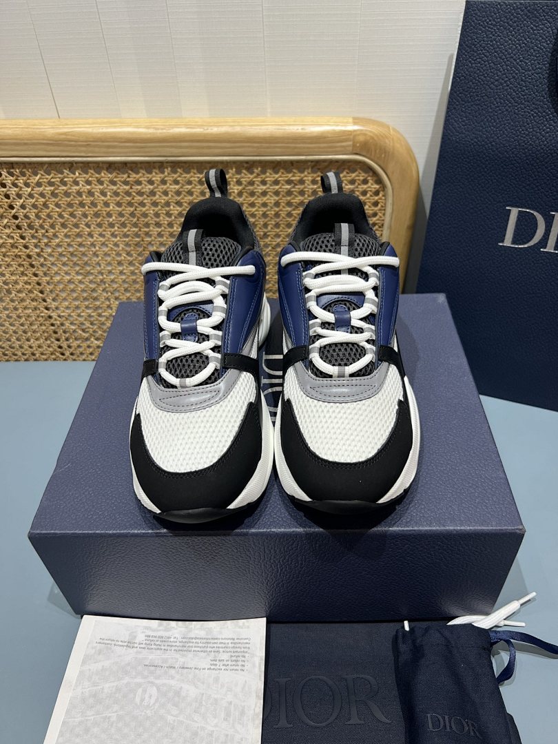 Sneakers B22