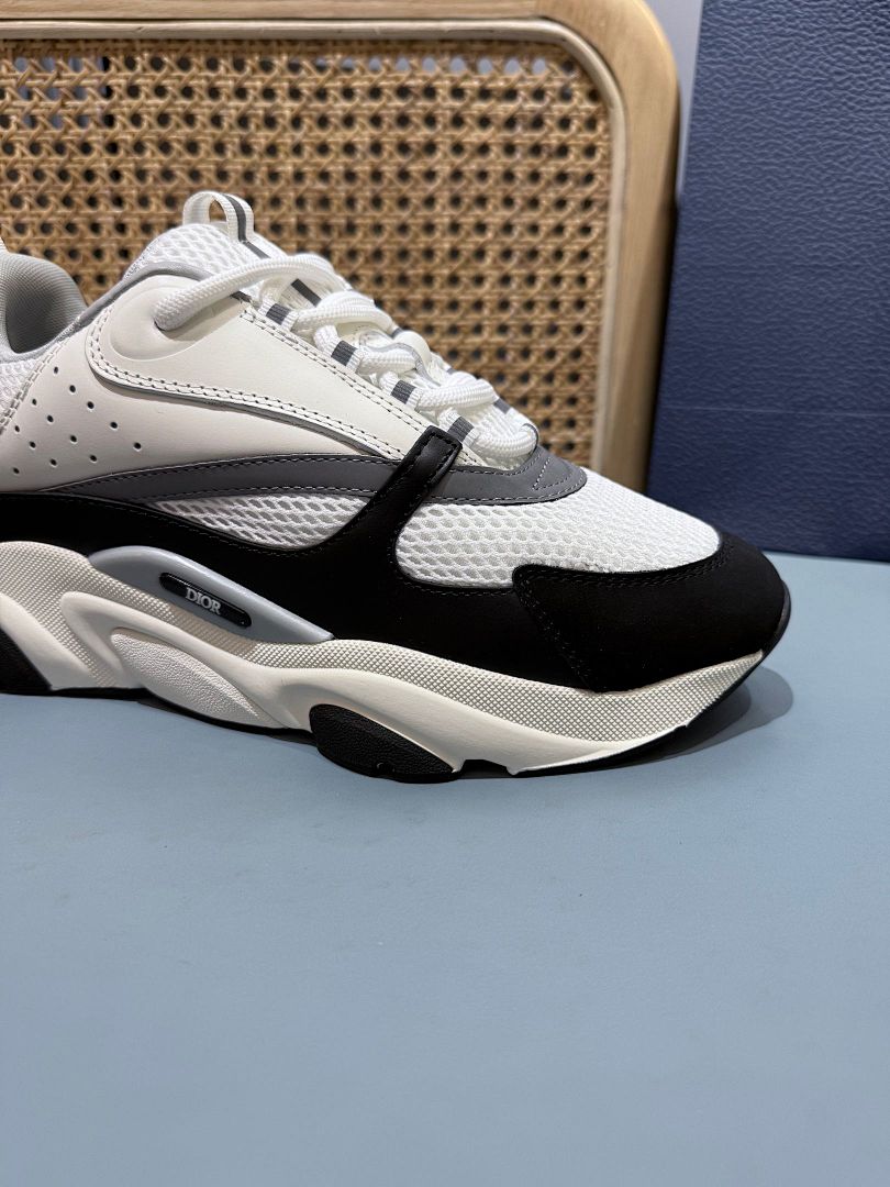 Sneakers B22