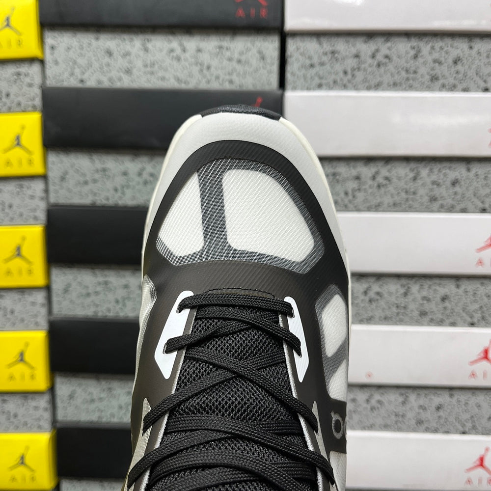 Sneaker On Cloudtilt Remix