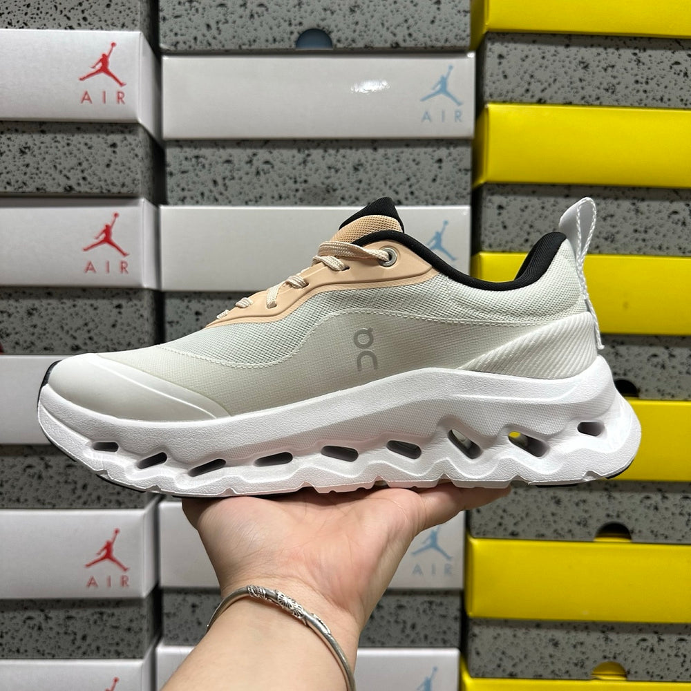 Sneaker On x Loe. Cloudtilt