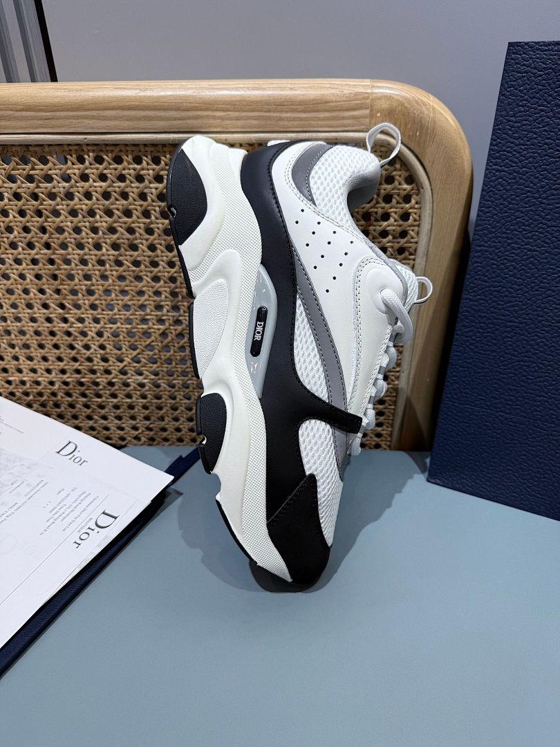 Sneakers B22