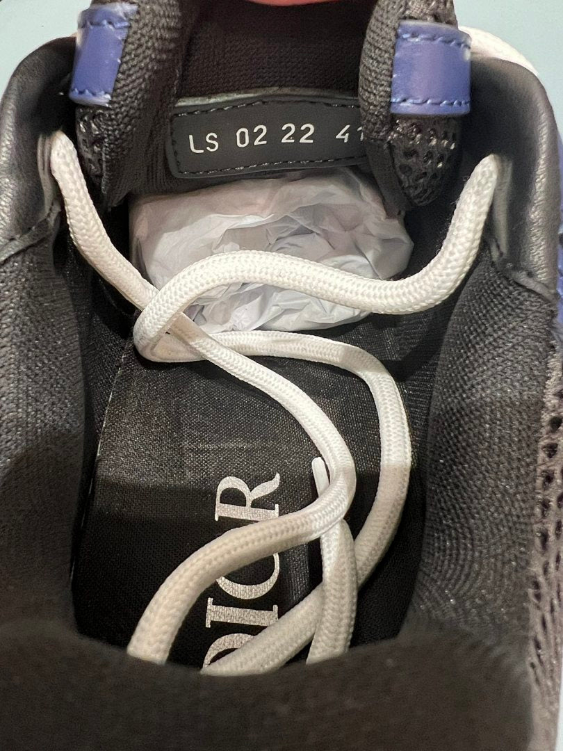 Sneakers B22