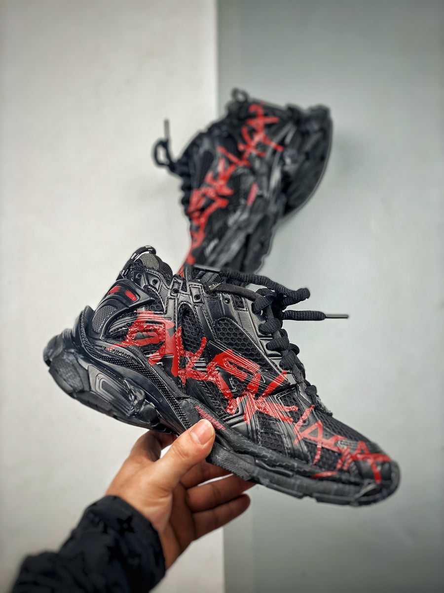 Sneakers Runner Graffiti 'Noir Graffiti Rouge'