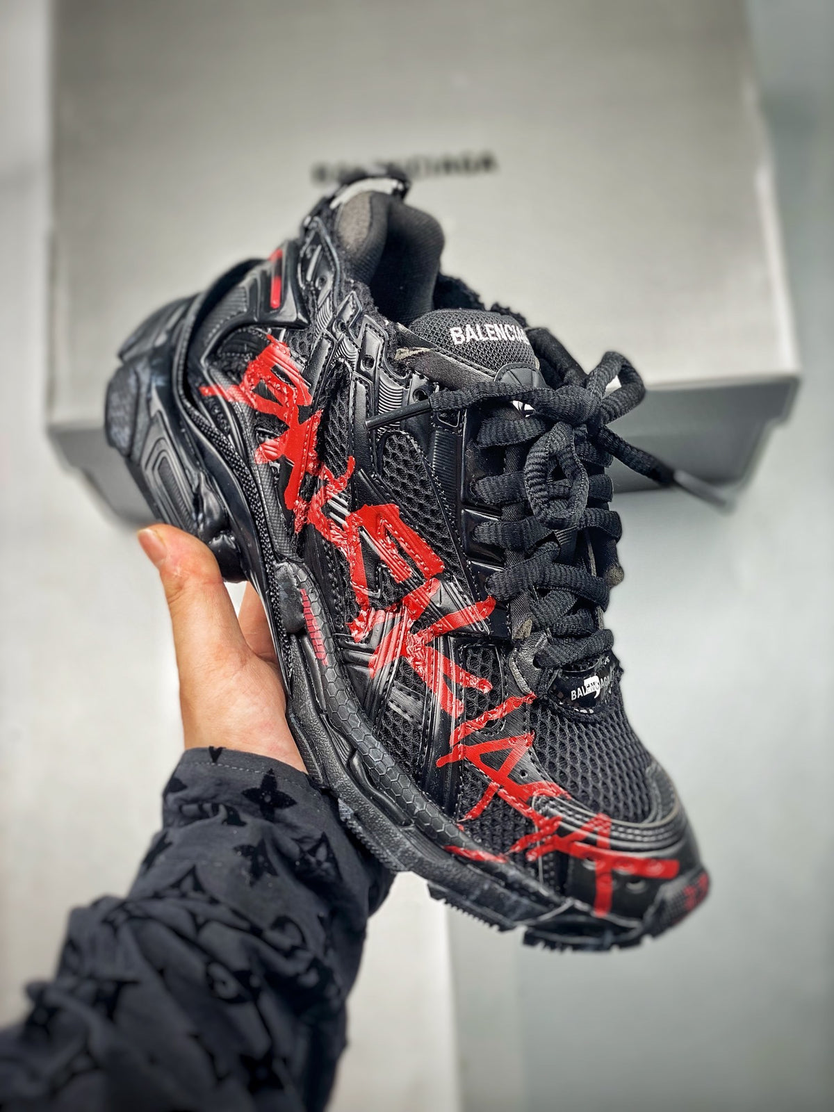 Sneakers Runner Graffiti 'Noir Graffiti Rouge'