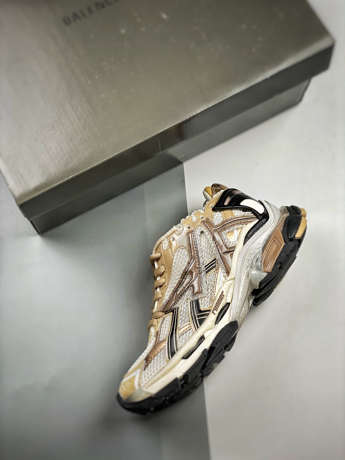 Sneakers Runner 'Beige Vieilli'