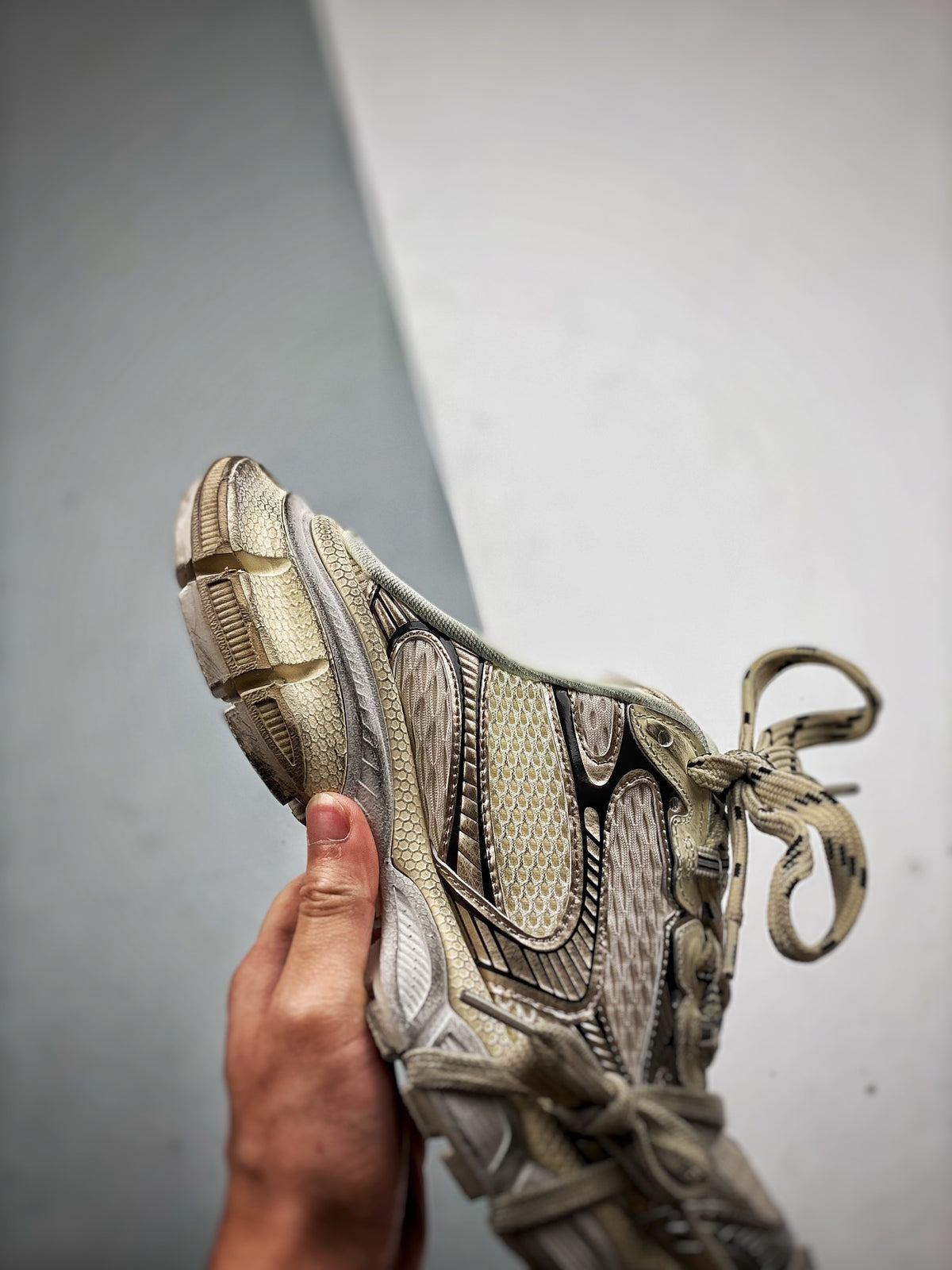 Sneakers 3XL 'Beige Vieilli'