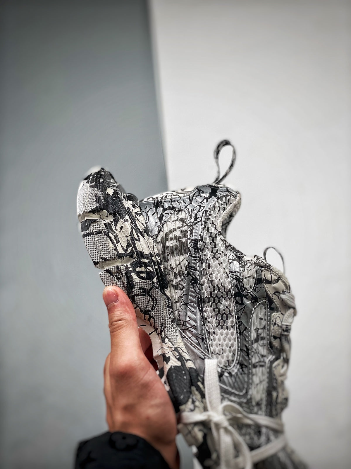 Sneakers 3XL 'Argent Effet Papier'