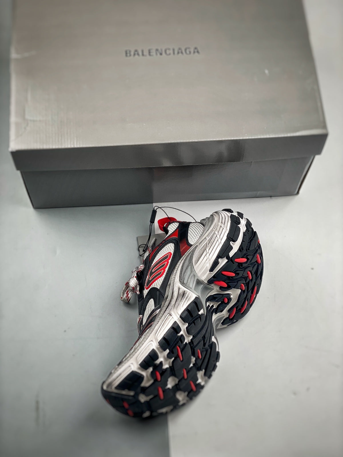 Sneakers 10XL 'Argent Rouge Noir'