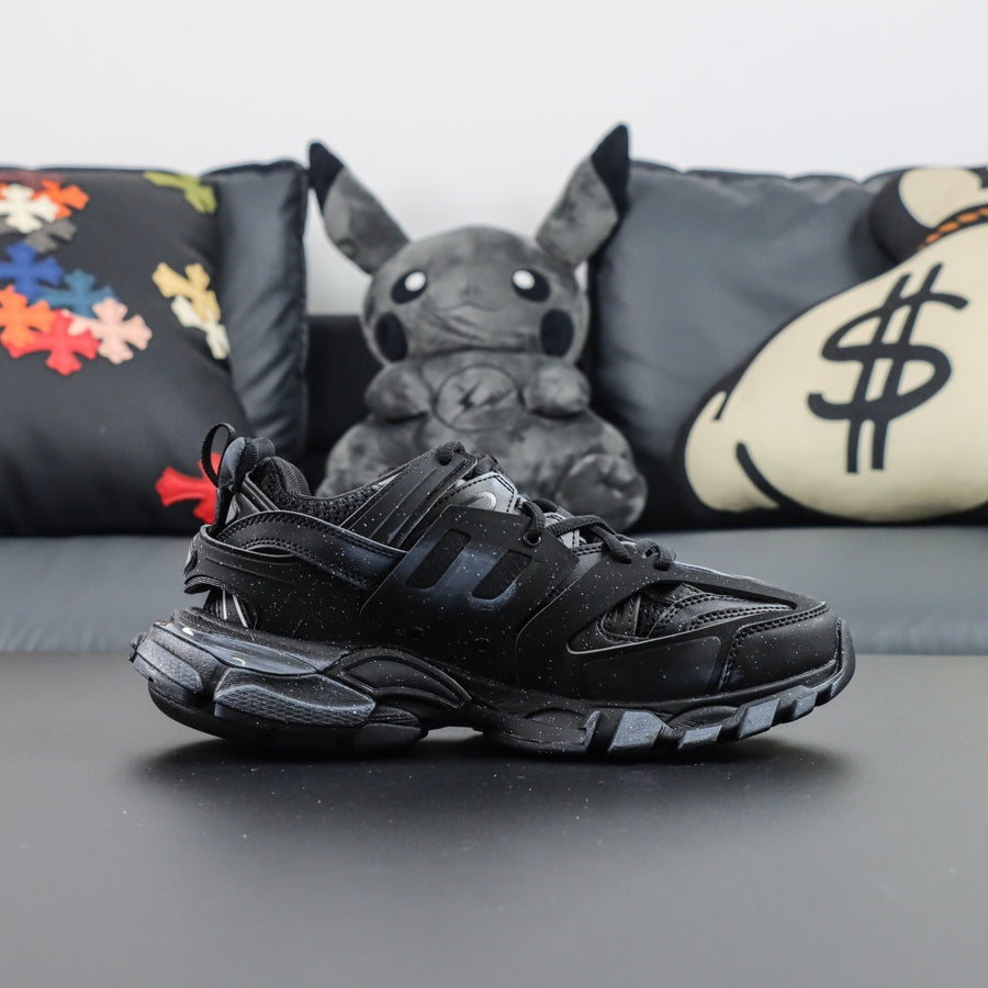 Sneakers Track 1.0 'Noir Graffiti'