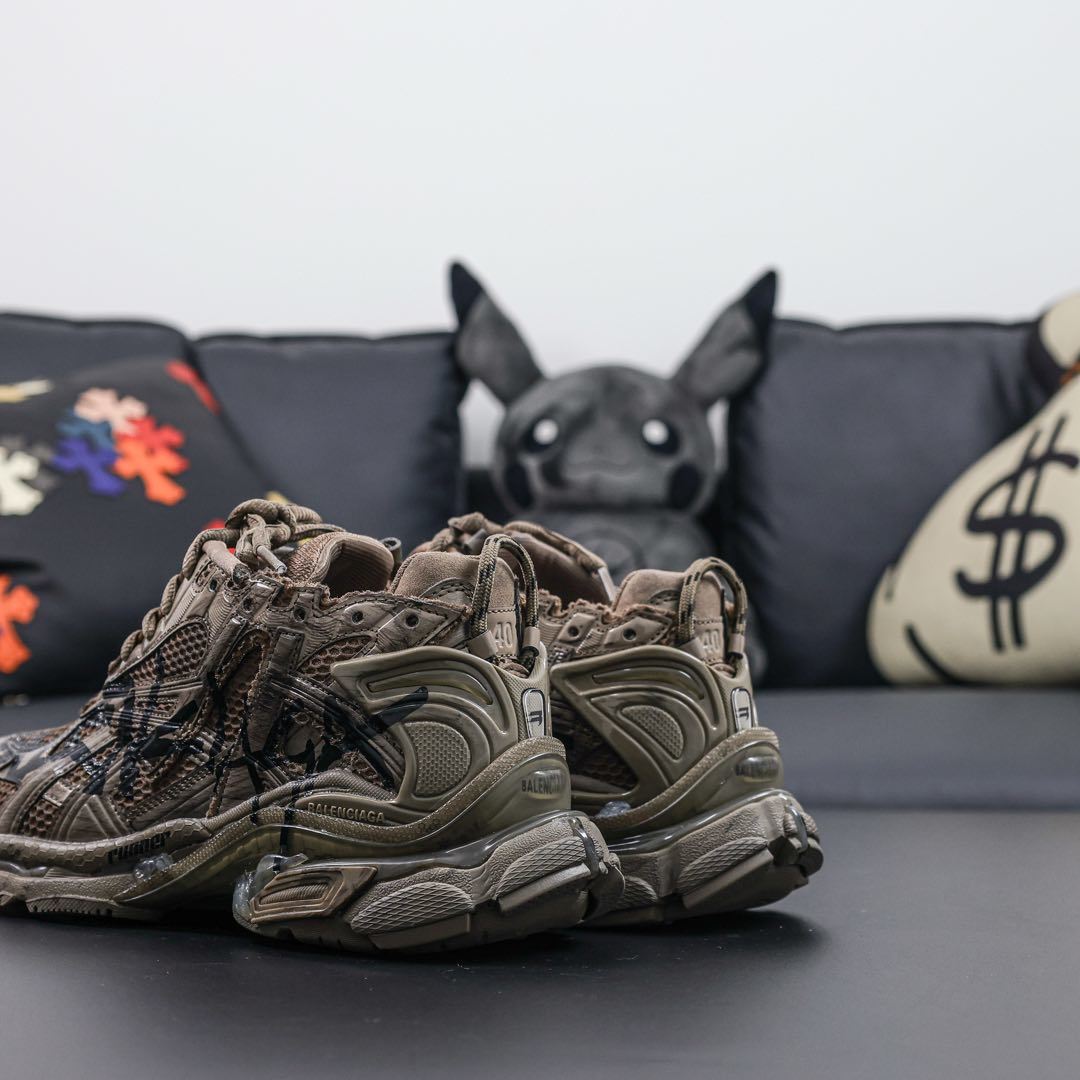 Sneakers Runner Graffiti 'Marron Vieilli'