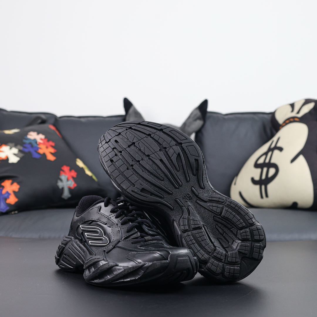 Sneakers 16 'Noir'