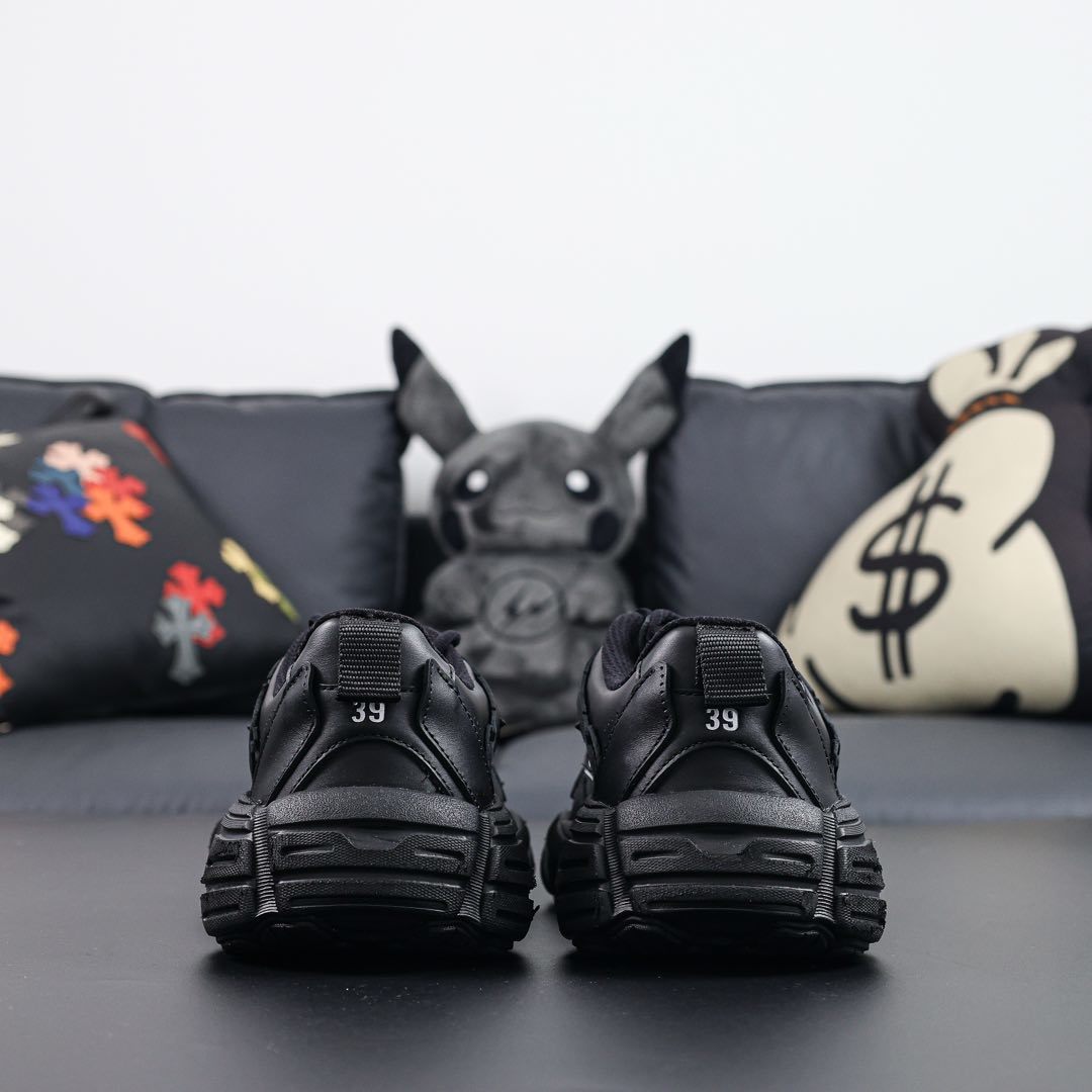 Sneakers 16 'Noir'
