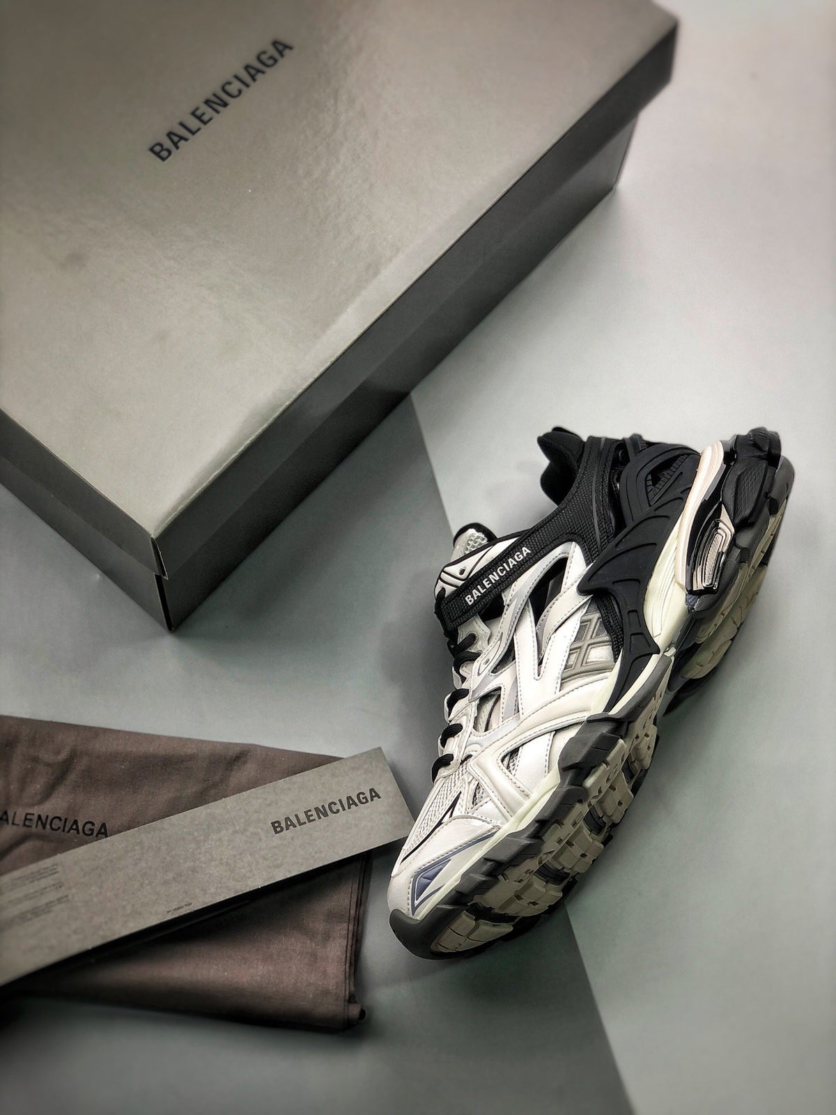 Sneakers Track 2.0 'Blanc Noir'