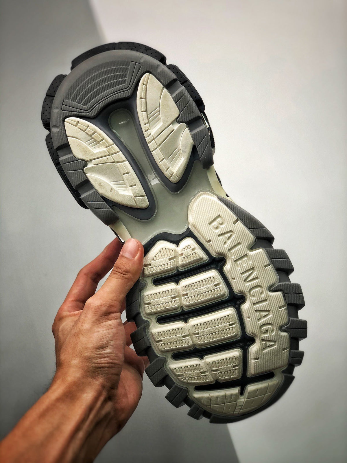Sneakers Track 2.0 'Blanc Noir'