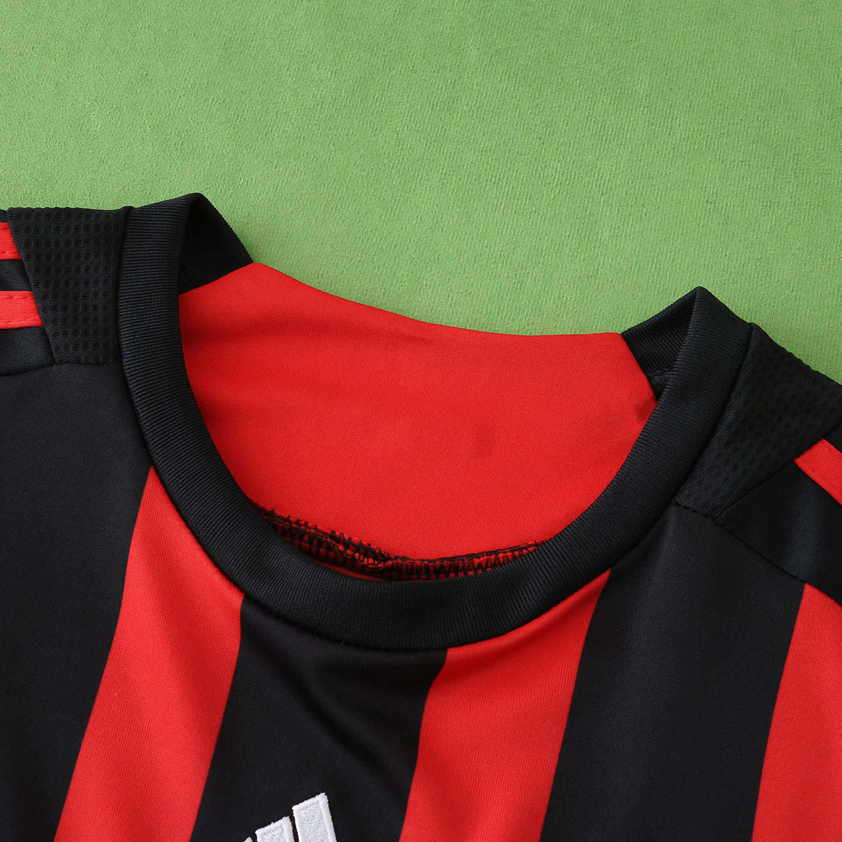 Ensemble Enfant AC Milan 2008/09 Domicile Rétro — vue 2