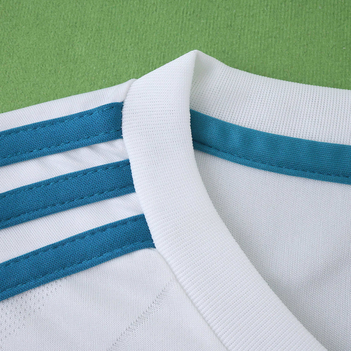 Ensemble Enfant Real Madrid 2017/18 Domicile Manches Longues Rétro — vue 3