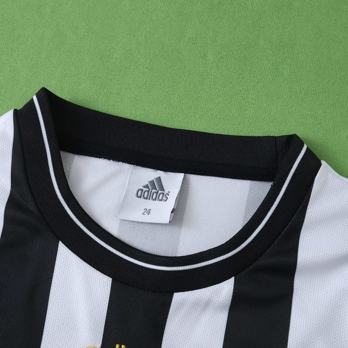 Ensemble Enfant Newcastle United 1997/99 Domicile Rétro — vue 2