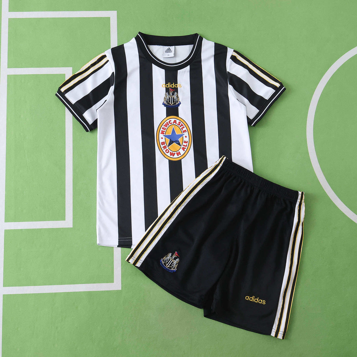 Ensemble Enfant Newcastle United 1997/99 Domicile Rétro — vue 7