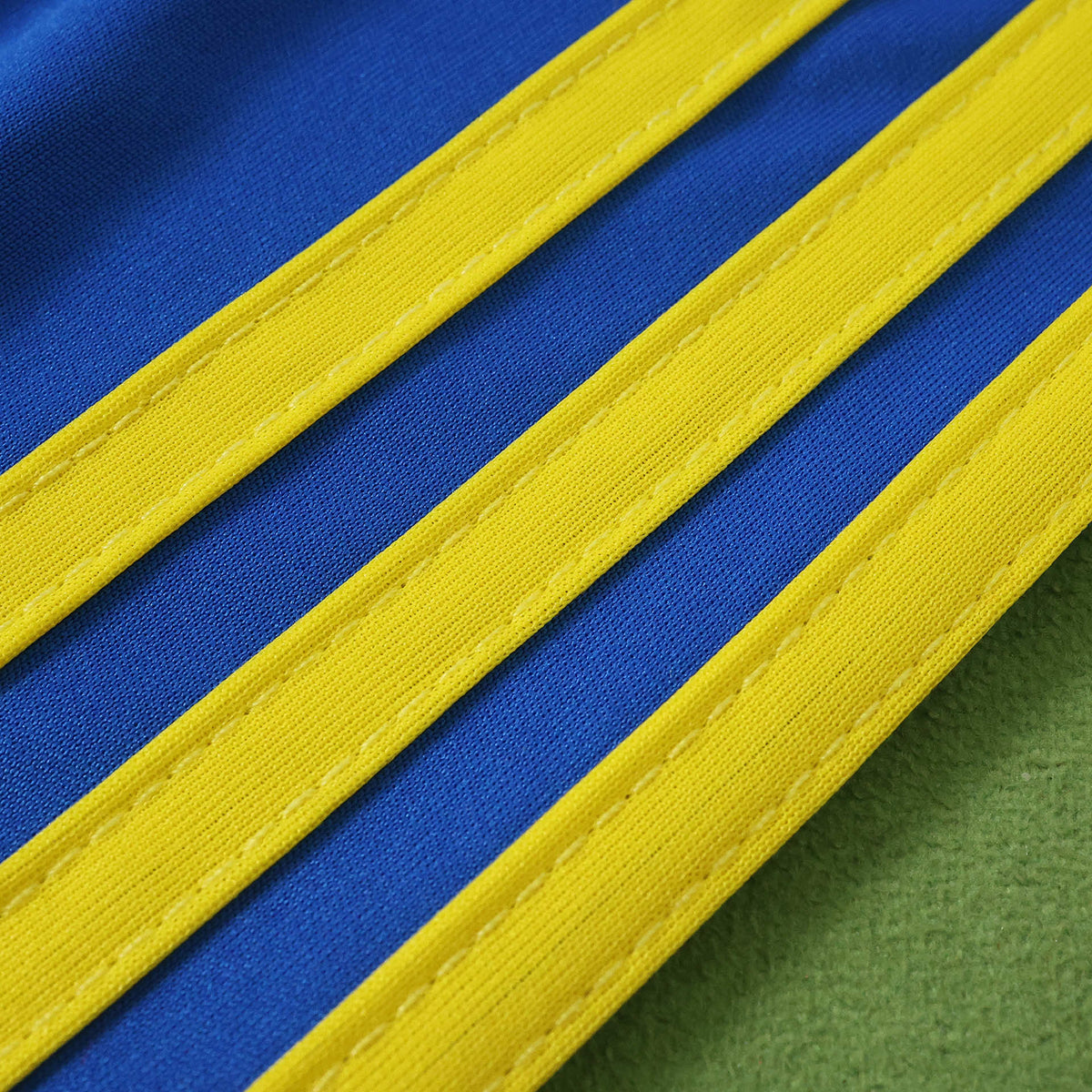 Ensemble Enfant Ukraine 2026 Extérieur — vue 10