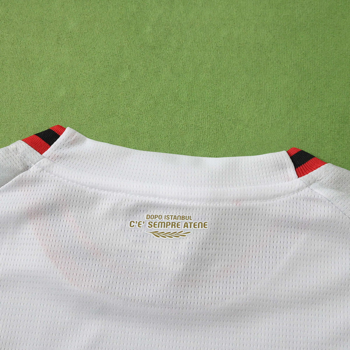 Ensemble Enfant AC Milan 2026/27 Extérieur — vue 10