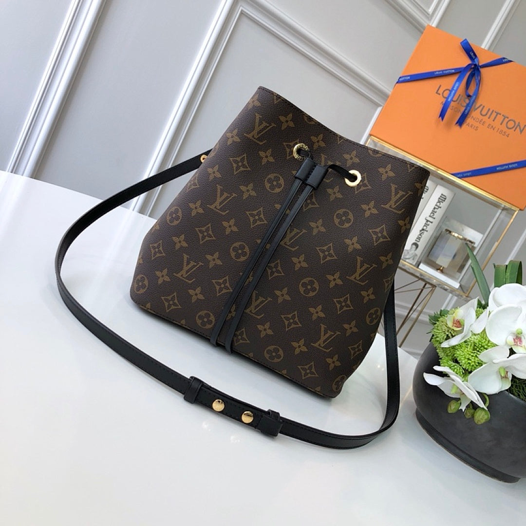 Sac à main Seau – Réf. M44020