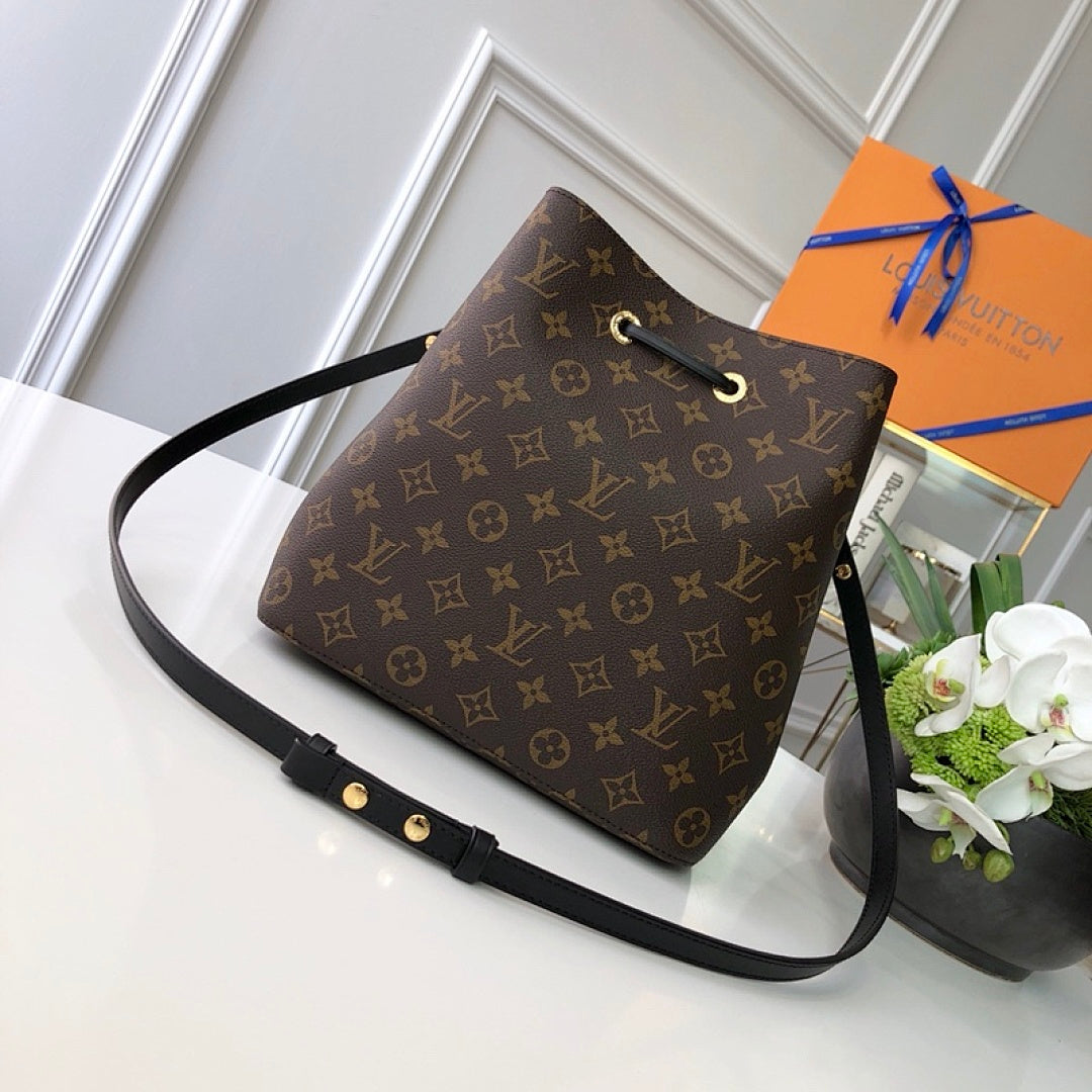 Sac à main Seau – Réf. M44020