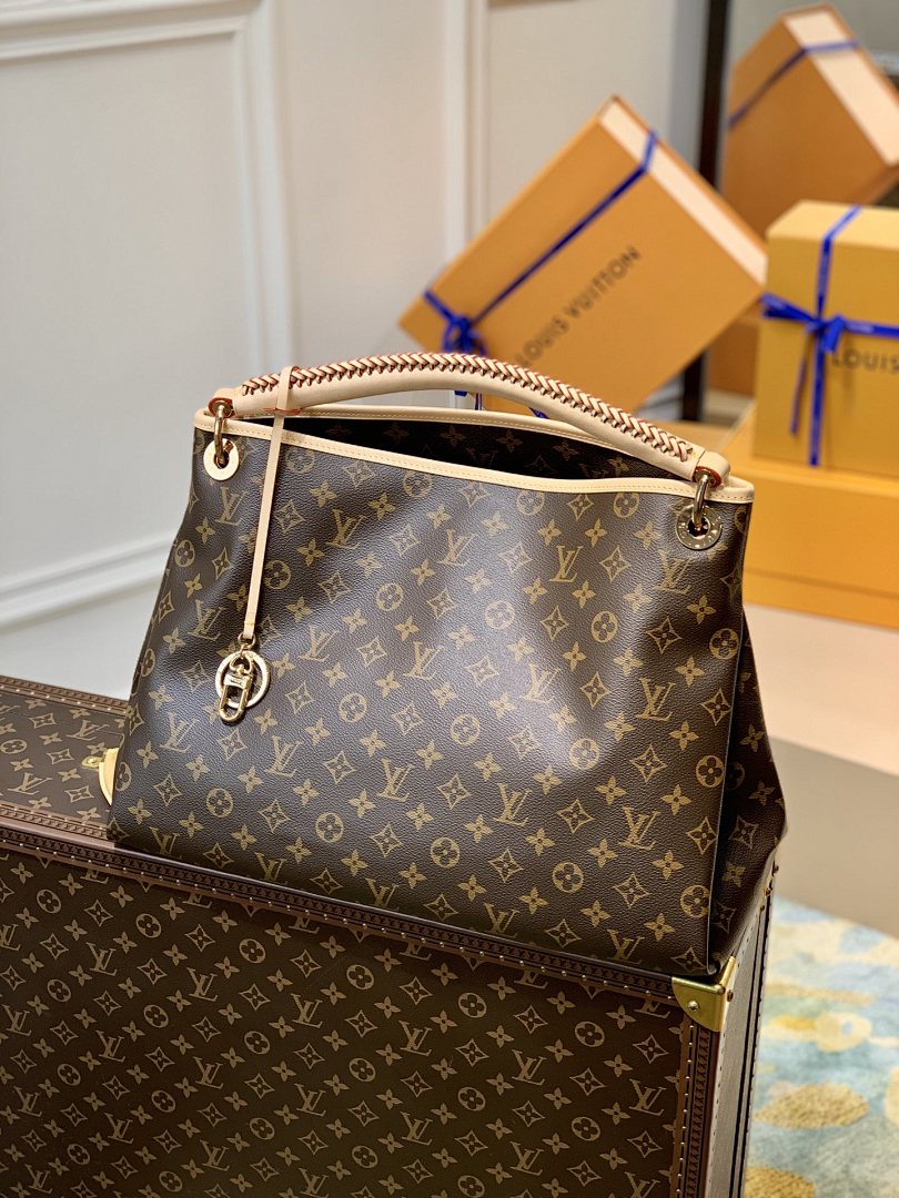 Sac à main – Réf. M44869