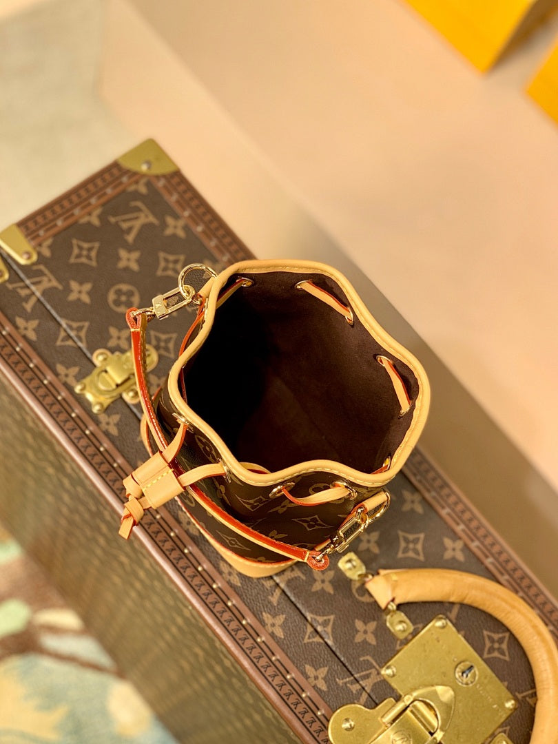 Sac à main Seau – Réf. M81266