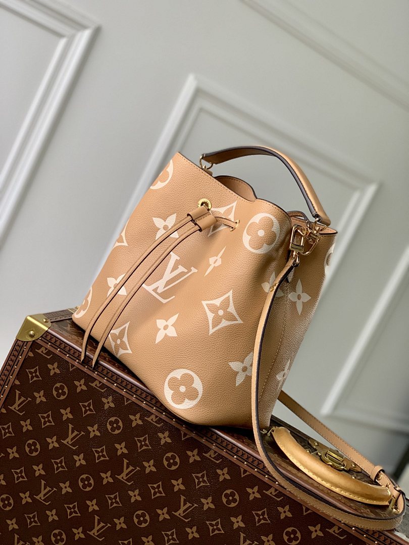Sac à main Seau – Réf. M45256