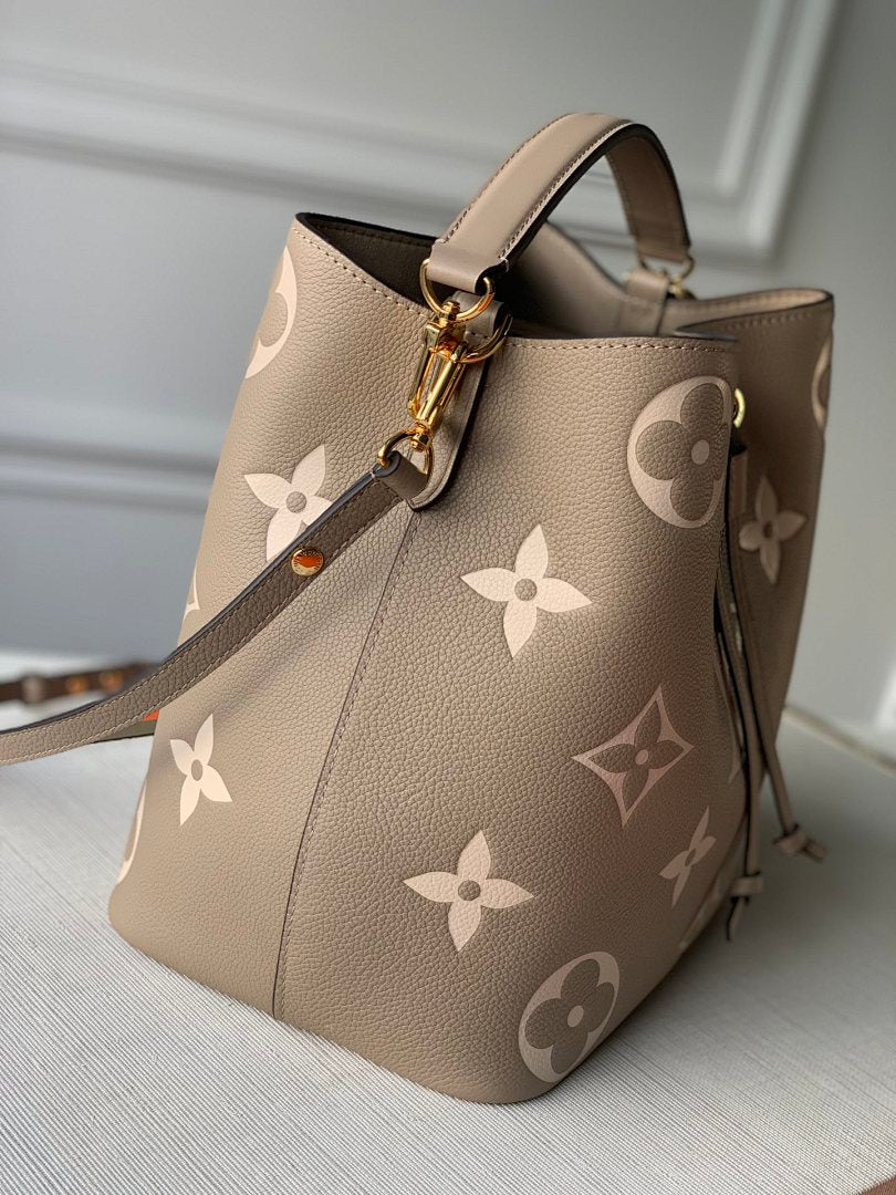 Sac à main Seau – Réf. M45555