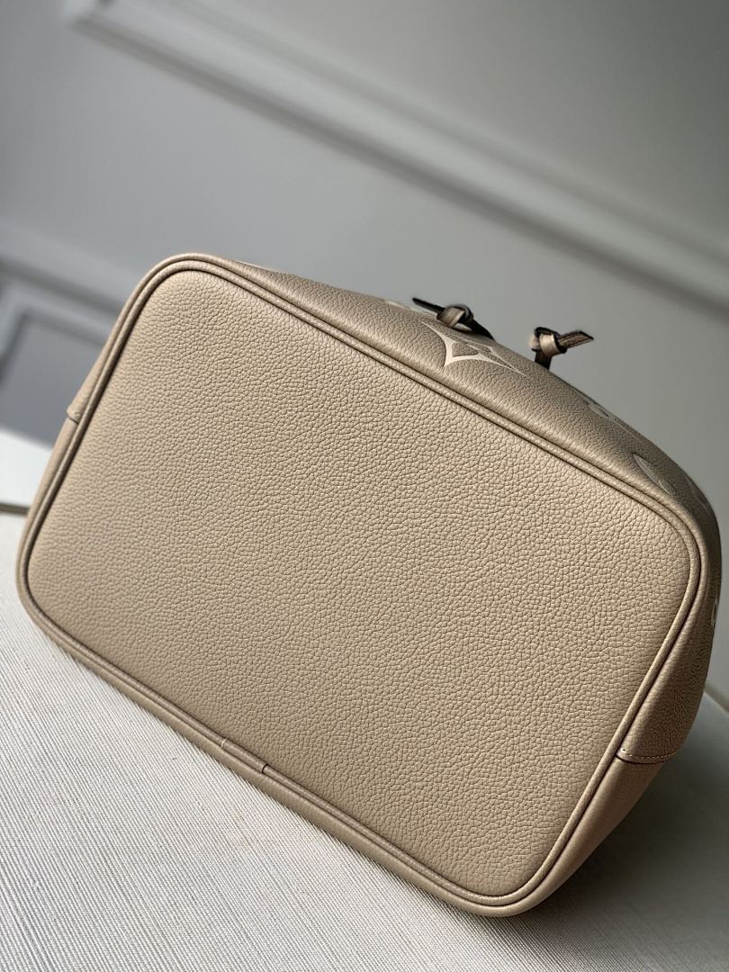 Sac à main Seau – Réf. M45555