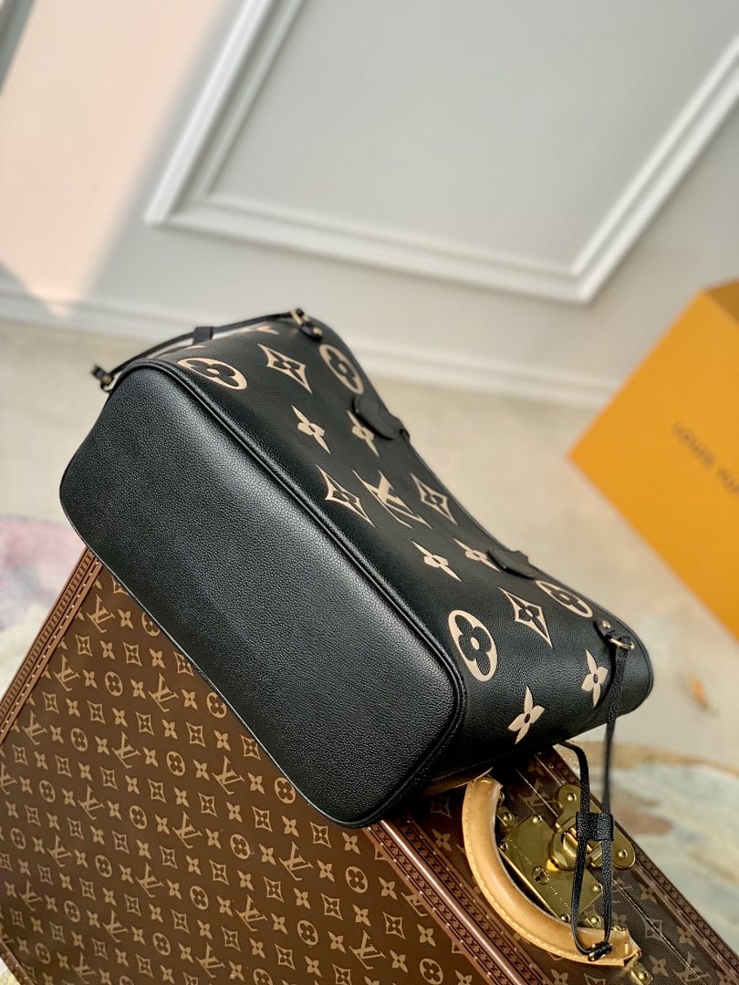 Sac à main Neverfull – Réf. M58907