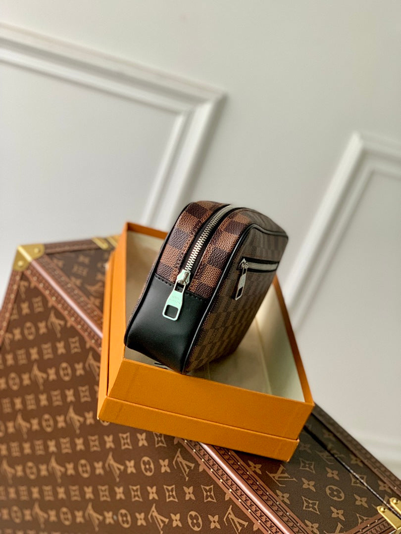 Pochette – Réf. M41663 · Damier Ébène