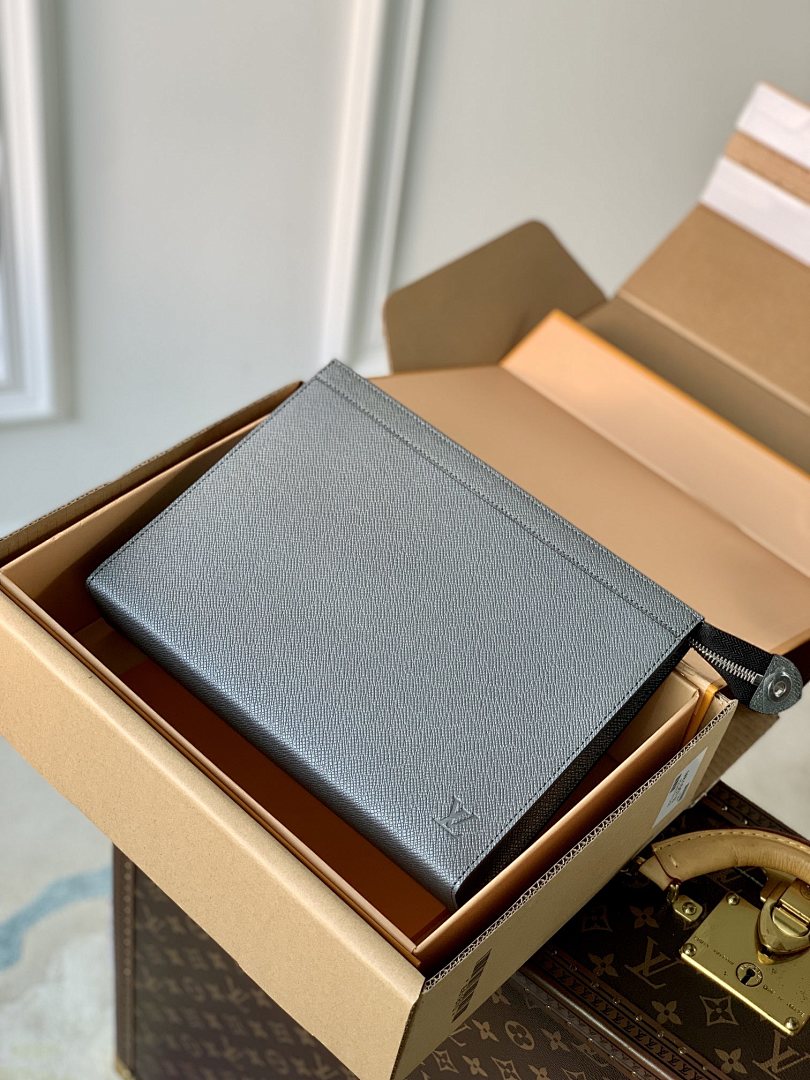 Pochette – Réf. M81556 · Coloris 1