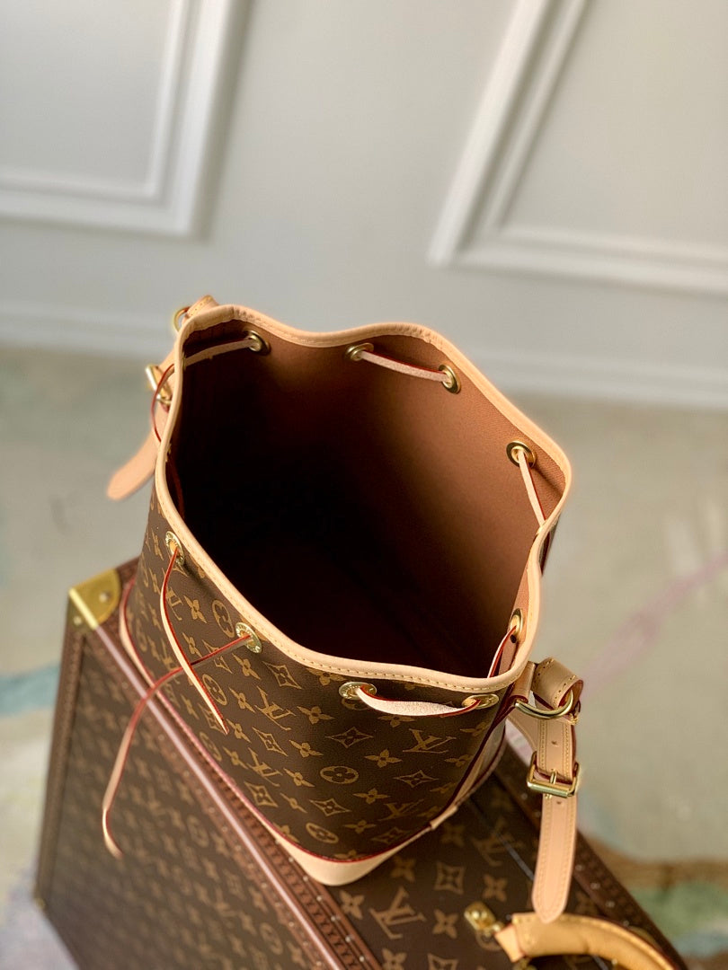Sac à main Seau – Réf. M40817