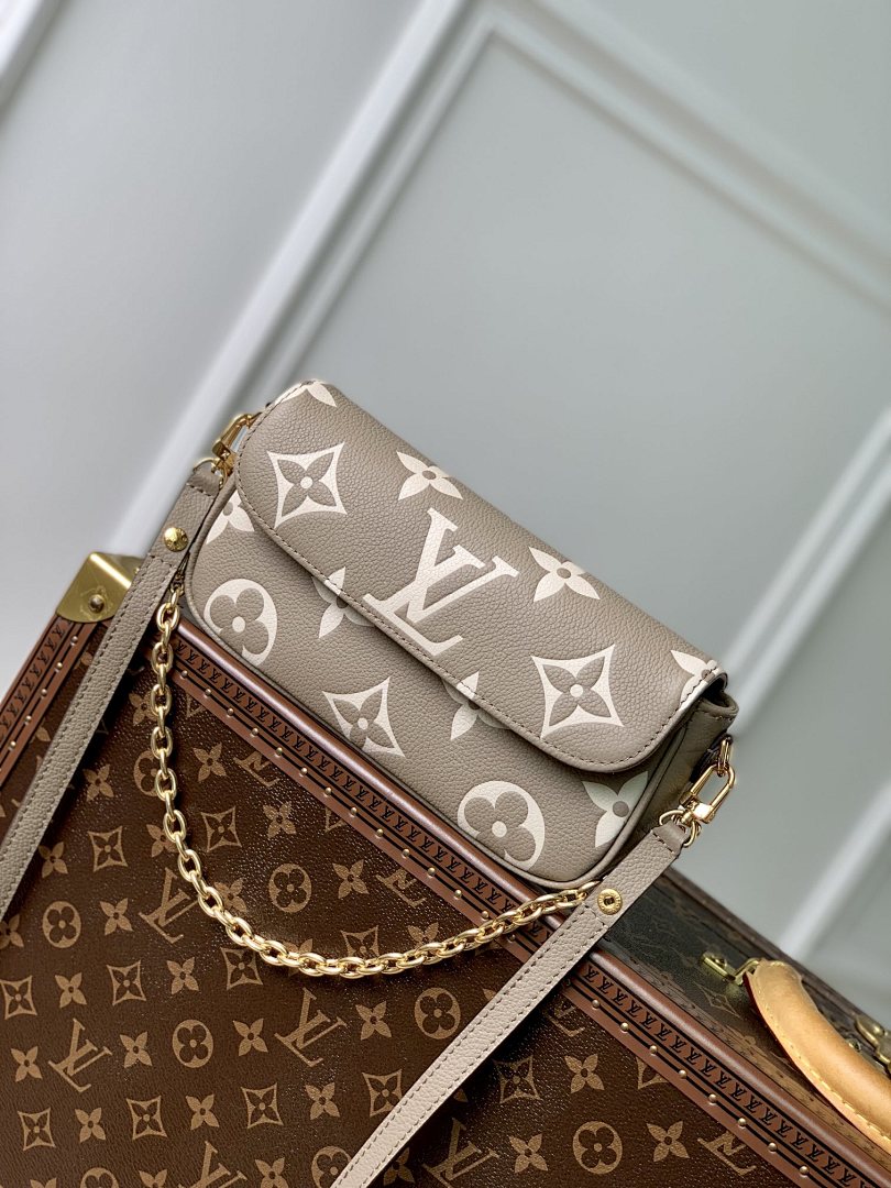 Sac à main – Réf. M82211