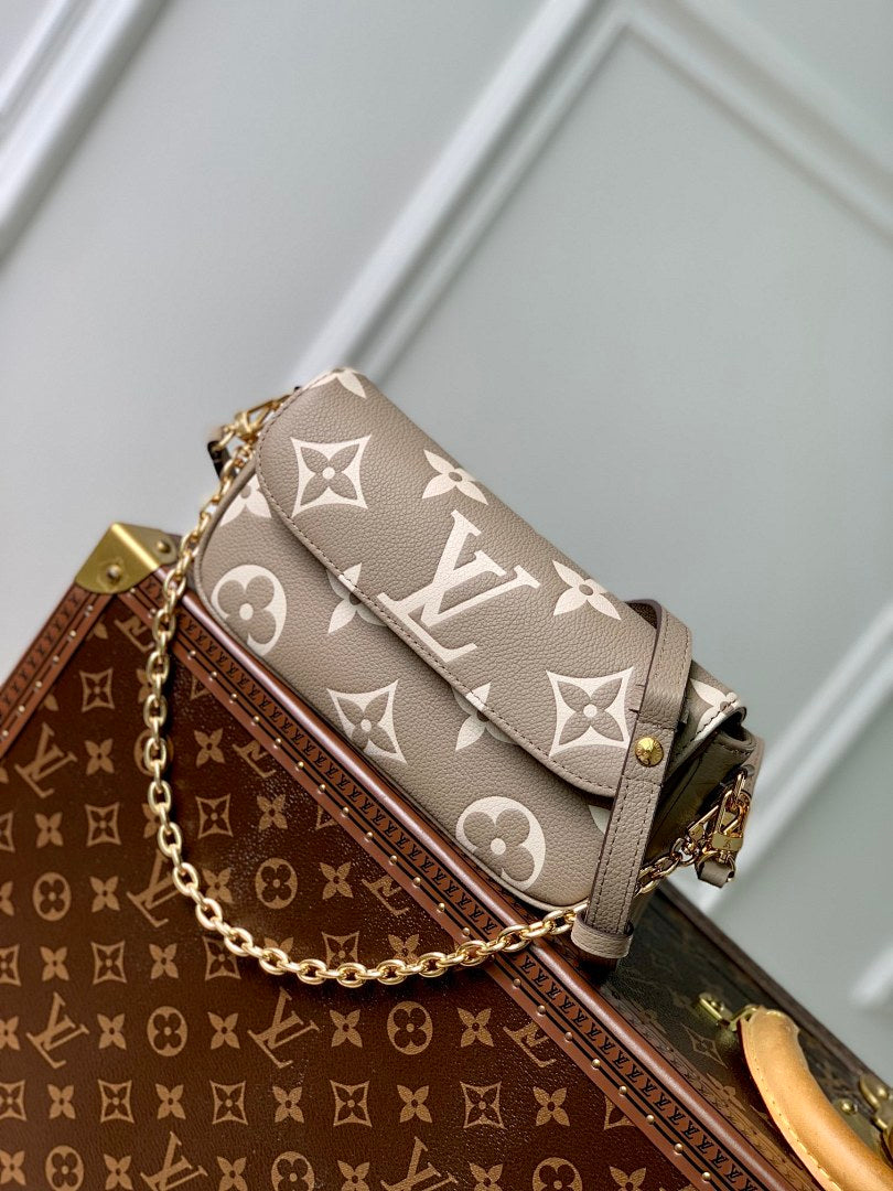 Sac à main – Réf. M82211