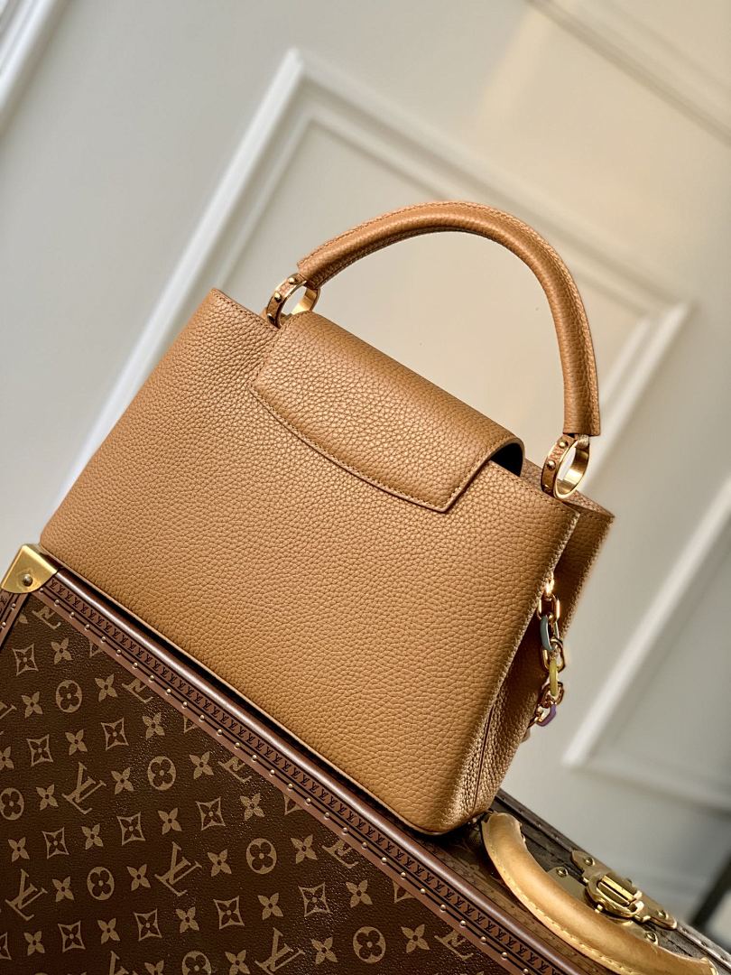 Sac à main Capucines – Réf. M21798 · Marron · Coloris 3