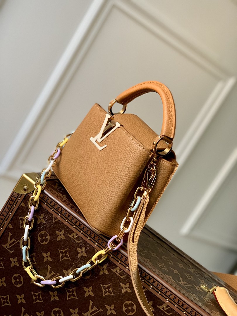 Sac à main Capucines – Réf. M21798 · Marron · Coloris 1